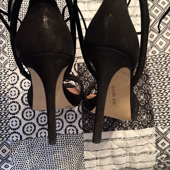 Gianni Bini suede heels - Picture 4 of 4